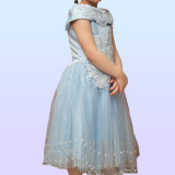 Платье детское голубое с пышной юбкой и белым декором