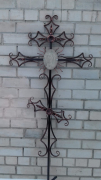 Крест православный кованый фигурный с табличкой под фото