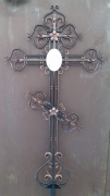 Кованый православный крест с табличкой под фото
