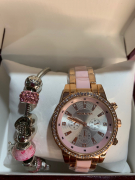 Женские наручные часы розовые с браслетом