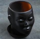 Кашпо из керамики в виде головы, черное