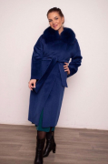 Женское зимнее пальто из шерсти с шелком на шерстипоне в синем цвете с мехом