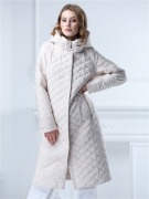 Женское стеганое демисезонное пальто с капюшоном прямого фасона