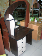 Макияжный столик с зеркалом черно белый